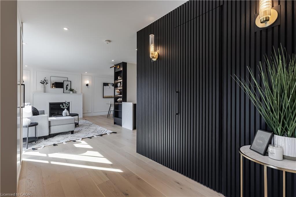 3029 Eva Drive, Burlington, ON - Indoor Photo Showing Other Room