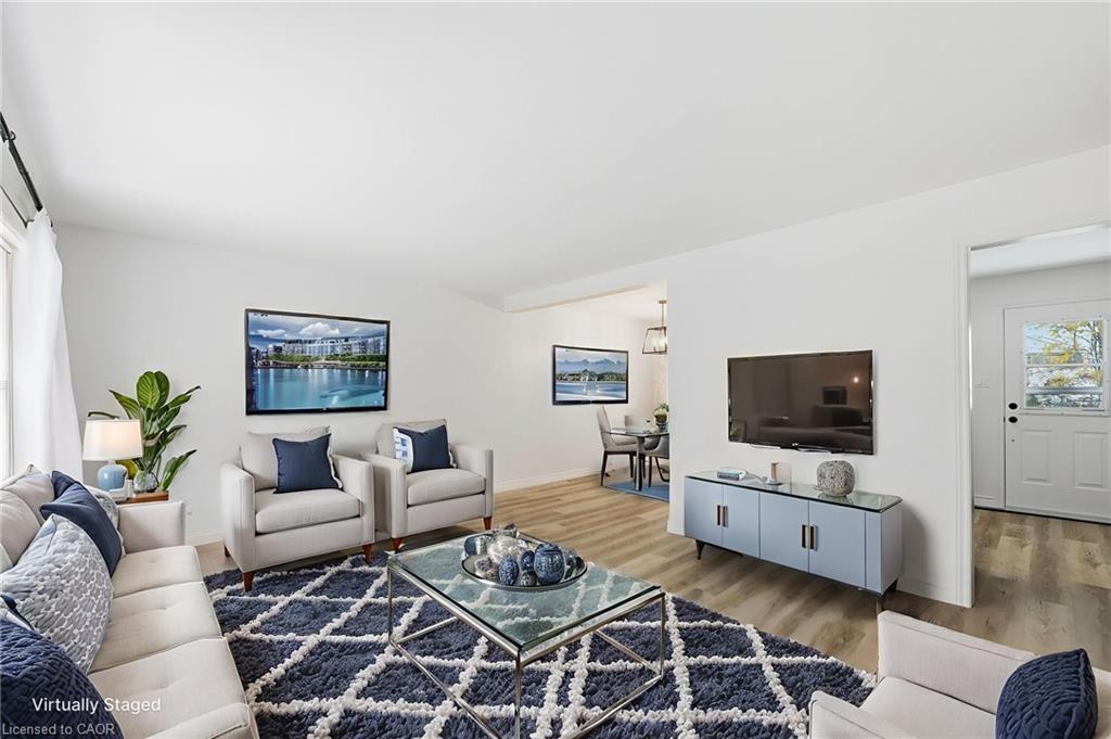 73 Aldborough Avenue, St. Thomas, ON - Indoor Photo Showing Living Room