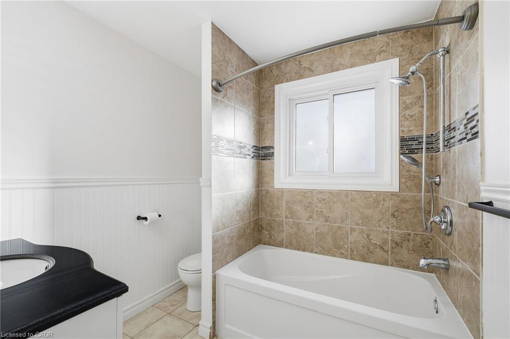 73 Aldborough Avenue, St. Thomas, ON - Indoor Photo Showing Bathroom