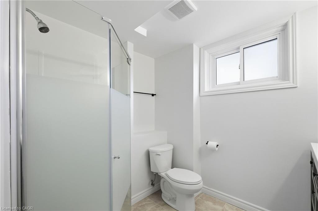 73 Aldborough Avenue, St. Thomas, ON - Indoor Photo Showing Bathroom