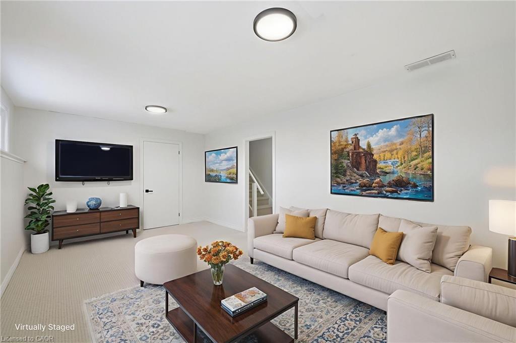 73 Aldborough Avenue, St. Thomas, ON - Indoor Photo Showing Living Room