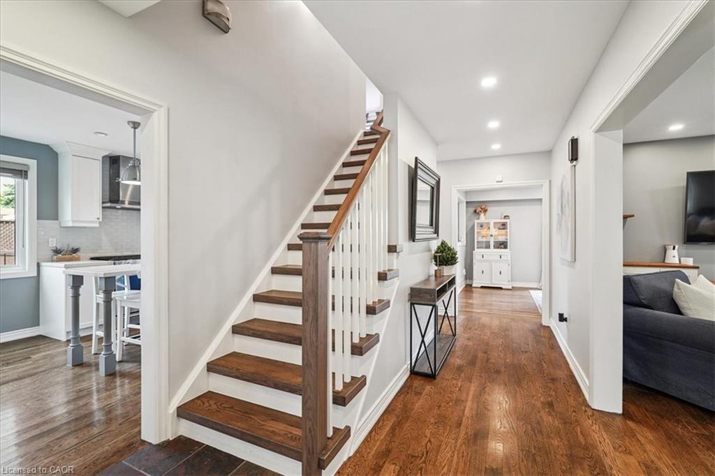 1923 Steepbank Crescent, Mississauga, ON - Indoor Photo Showing Other Room
