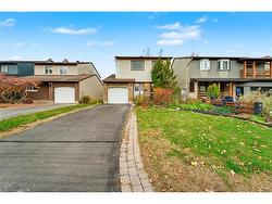879 Beauclaire Drive Orleans, ON K1C 2J5