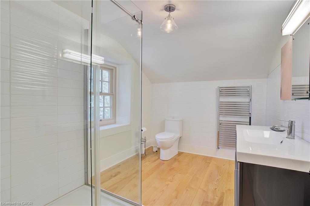 17 The Kirksway, Kitchener, ON - Indoor Photo Showing Bathroom