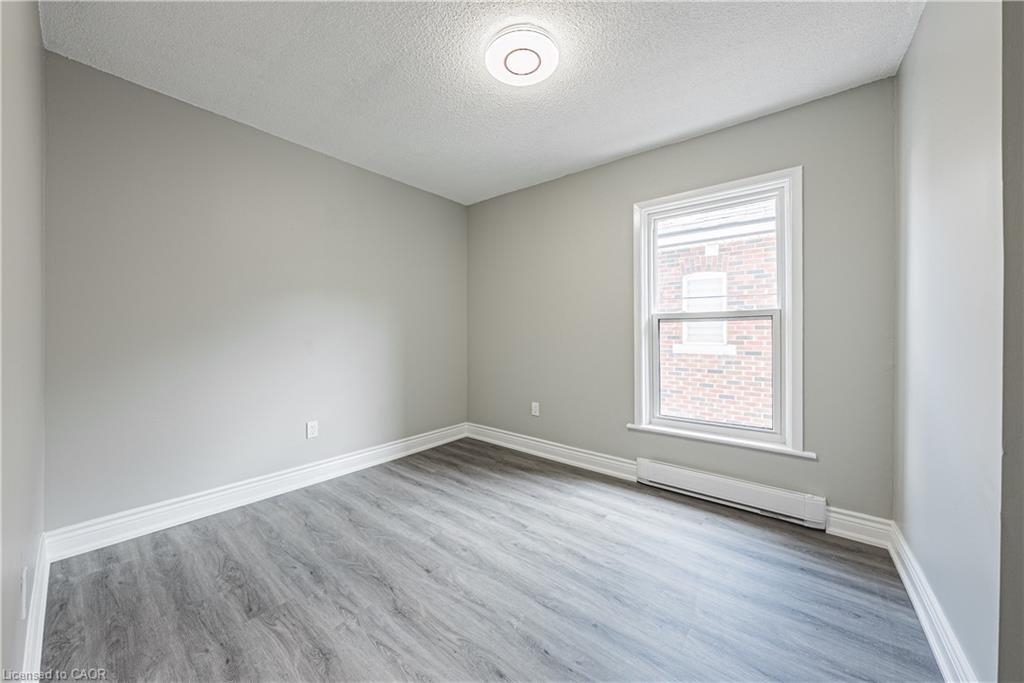 354 Cumberland Avenue, Hamilton, ON - Indoor Photo Showing Other Room