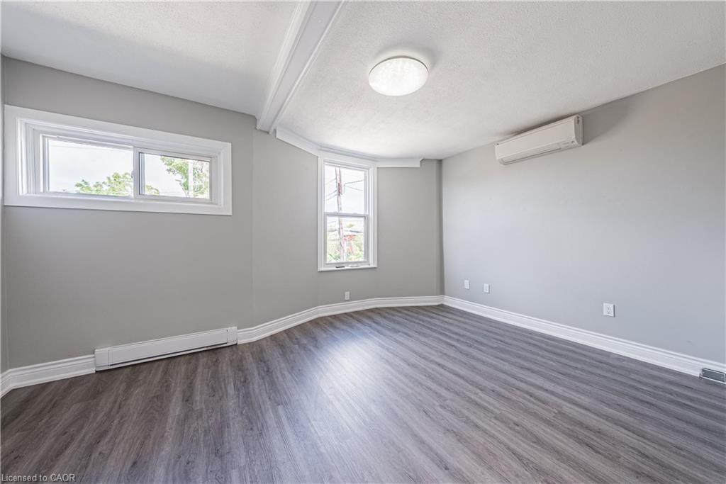 354 Cumberland Avenue, Hamilton, ON - Indoor Photo Showing Other Room