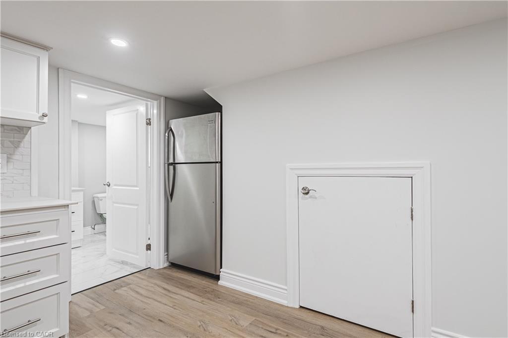 354 Cumberland Avenue, Hamilton, ON - Indoor Photo Showing Other Room