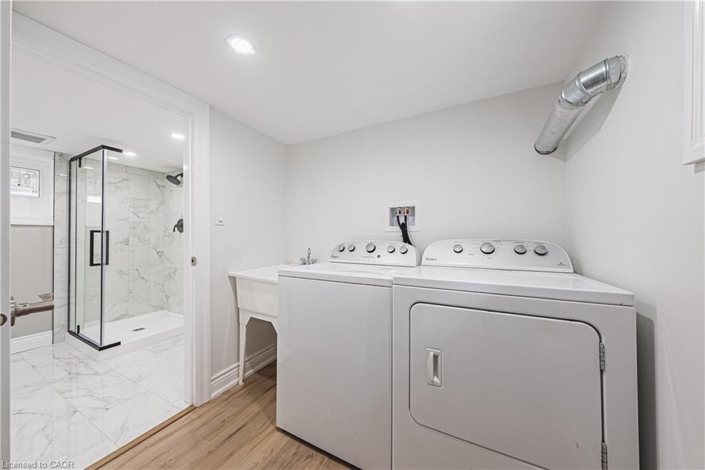 354 Cumberland Avenue, Hamilton, ON - Indoor Photo Showing Laundry Room