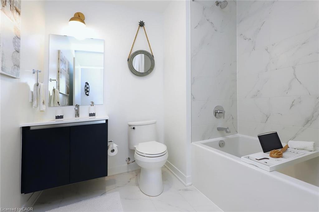 Ph02-405 Dundas Street W, Oakville, ON - Indoor Photo Showing Bathroom