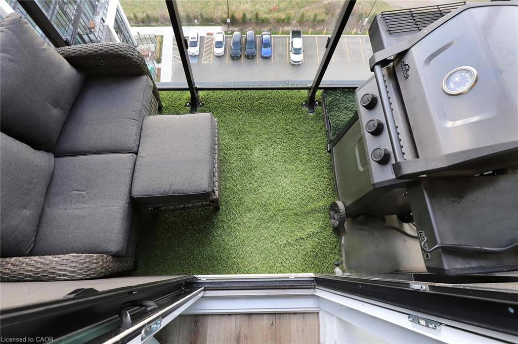 Ph02-405 Dundas Street W, Oakville, ON - Indoor Photo Showing Other Room