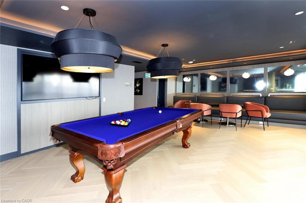 Ph02-405 Dundas Street W, Oakville, ON - Indoor Photo Showing Other Room