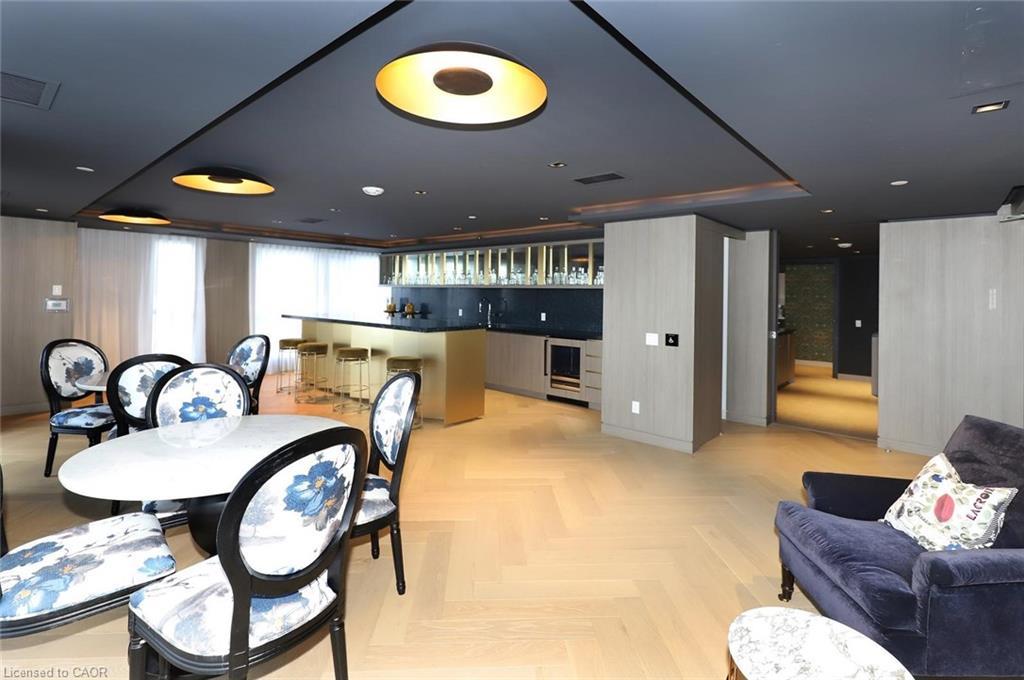 Ph02-405 Dundas Street W, Oakville, ON - Indoor