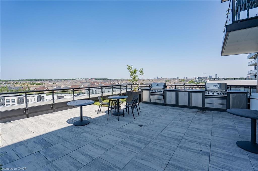 Ph02-405 Dundas Street W, Oakville, ON - Outdoor