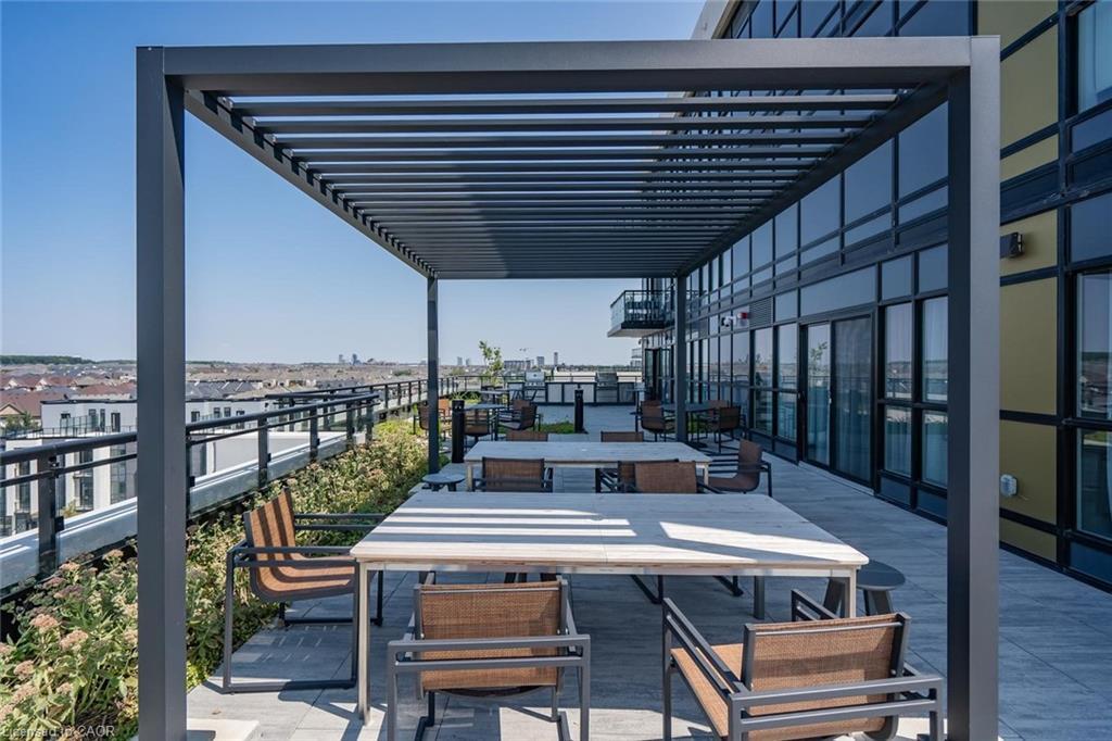 Ph02-405 Dundas Street W, Oakville, ON - Outdoor