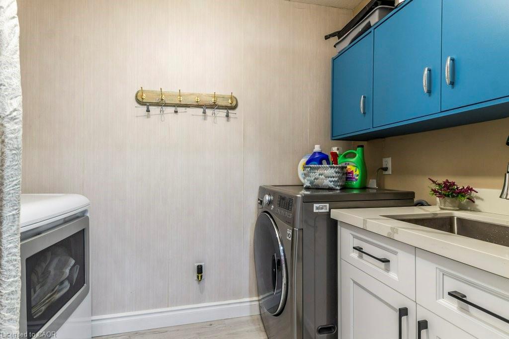 19 Apple Ridge Drive, Kitchener, ON - Indoor Photo Showing Laundry Room
