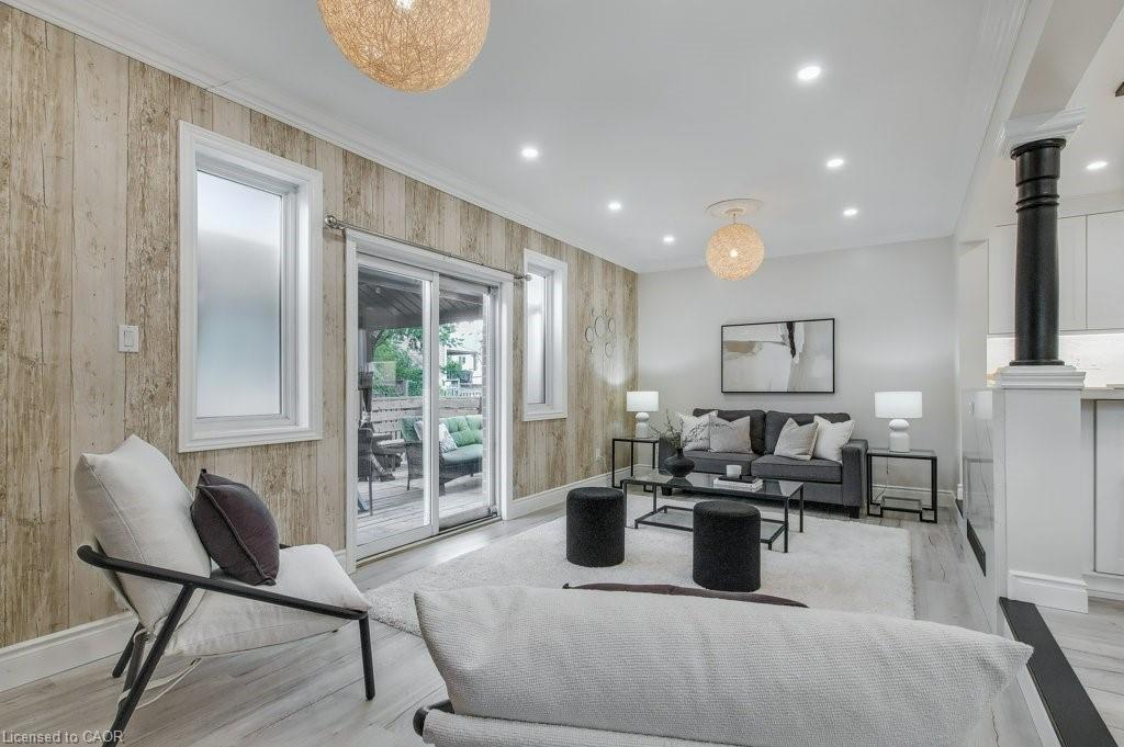 19 Apple Ridge Drive, Kitchener, ON - Indoor Photo Showing Living Room