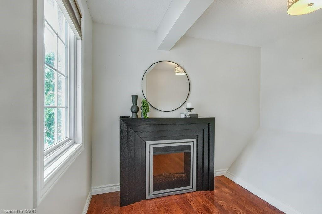 19 Apple Ridge Drive, Kitchener, ON - Indoor With Fireplace