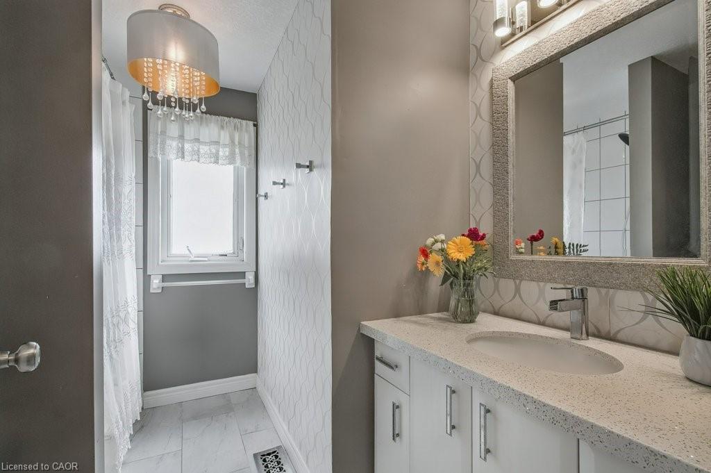 19 Apple Ridge Drive, Kitchener, ON - Indoor Photo Showing Bathroom