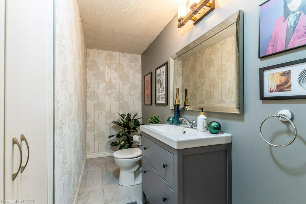 19 Apple Ridge Drive, Kitchener, ON - Indoor Photo Showing Bathroom