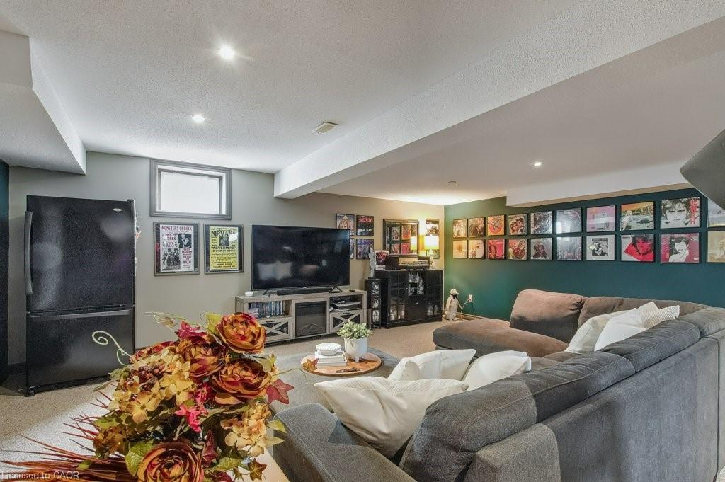 19 Apple Ridge Drive, Kitchener, ON - Indoor Photo Showing Other Room