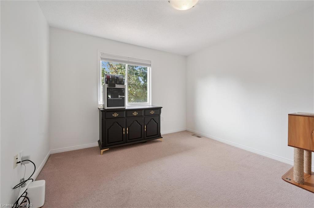 140 Veronica Drive, Kitchener, ON - Indoor