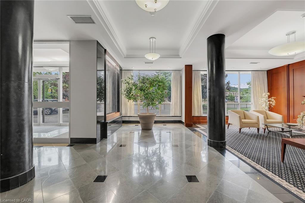 105-1770 Main Street W, Hamilton, ON - Indoor Photo Showing Other Room