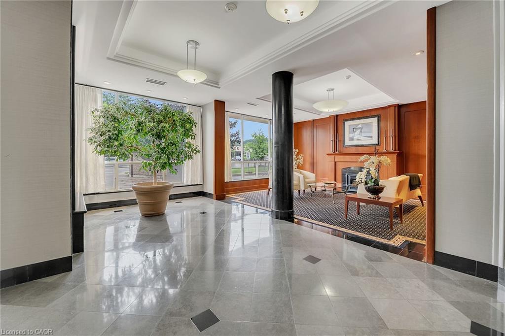 105-1770 Main Street W, Hamilton, ON - Indoor Photo Showing Other Room