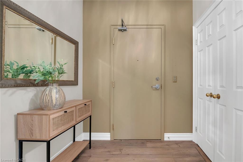 105-1770 Main Street W, Hamilton, ON - Indoor Photo Showing Other Room