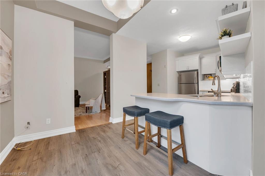 105-1770 Main Street W, Hamilton, ON - Indoor Photo Showing Kitchen