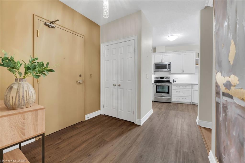 105-1770 Main Street W, Hamilton, ON - Indoor