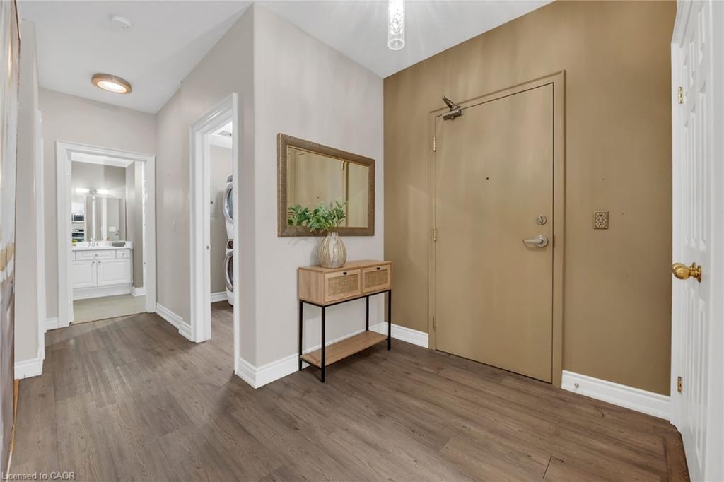 105-1770 Main Street W, Hamilton, ON - Indoor Photo Showing Other Room