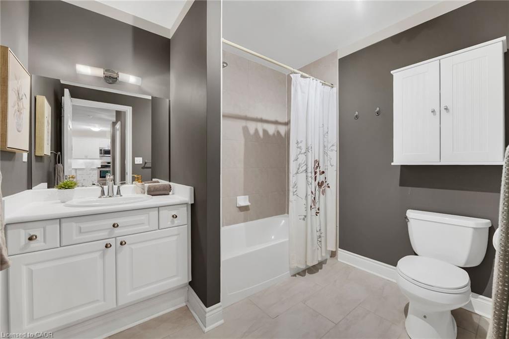 105-1770 Main Street W, Hamilton, ON - Indoor Photo Showing Bathroom