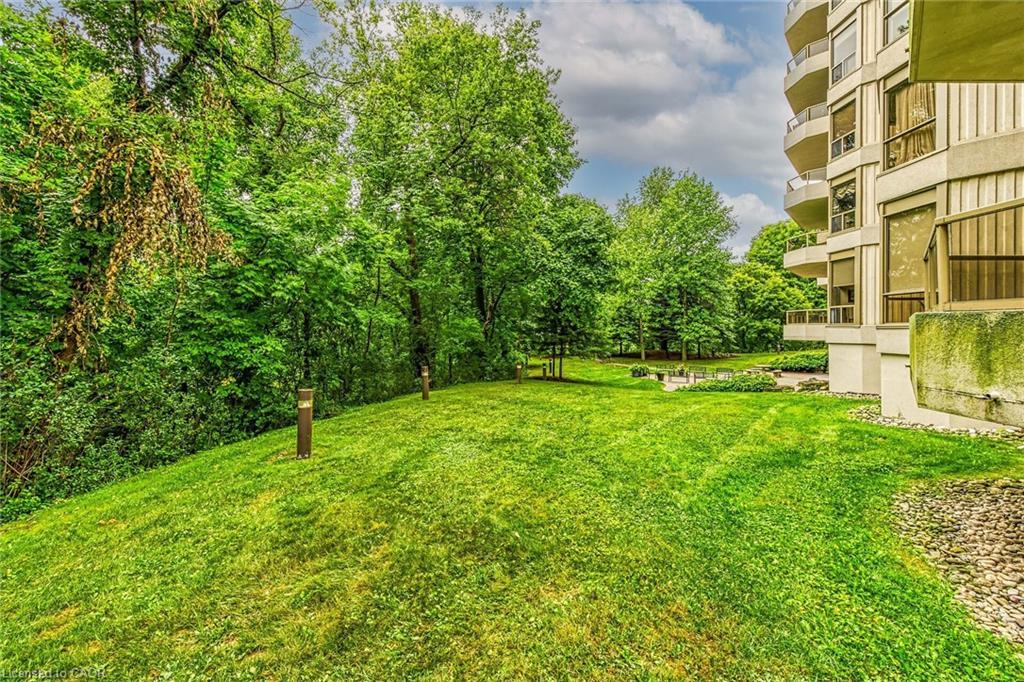 105-1770 Main Street W, Hamilton, ON - Outdoor