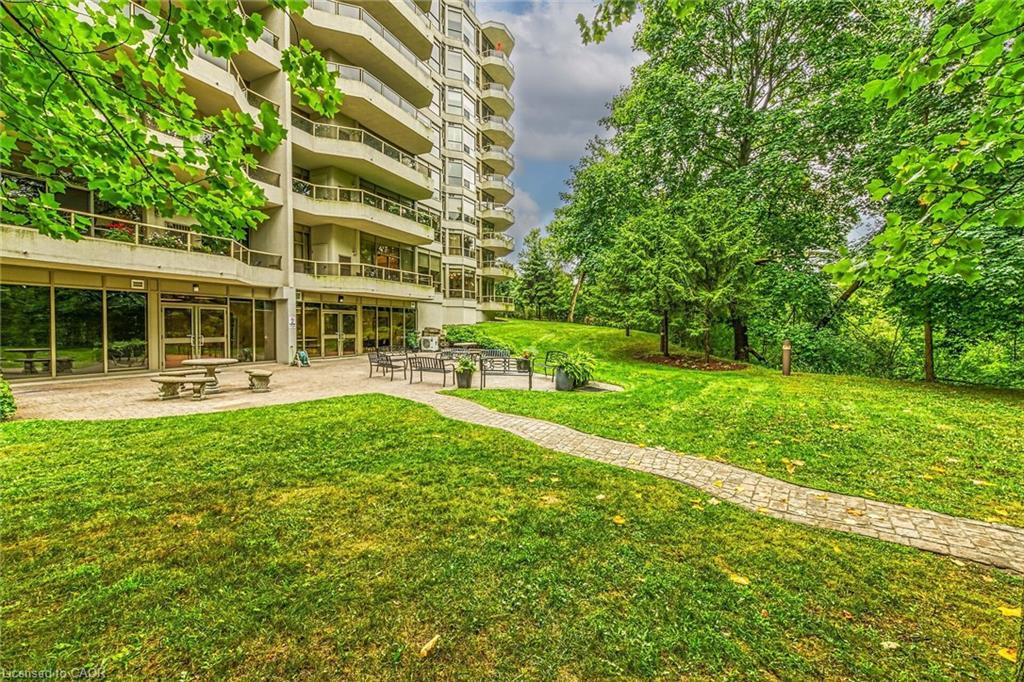 105-1770 Main Street W, Hamilton, ON - Outdoor