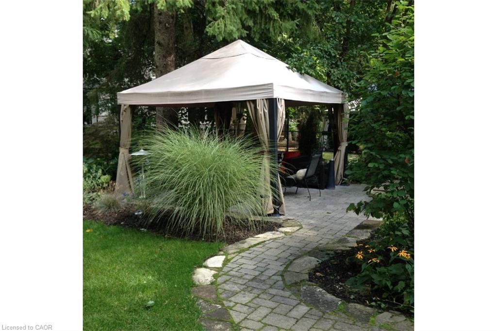 263 Hart Avenue, Burlington, ON - Outdoor With Backyard