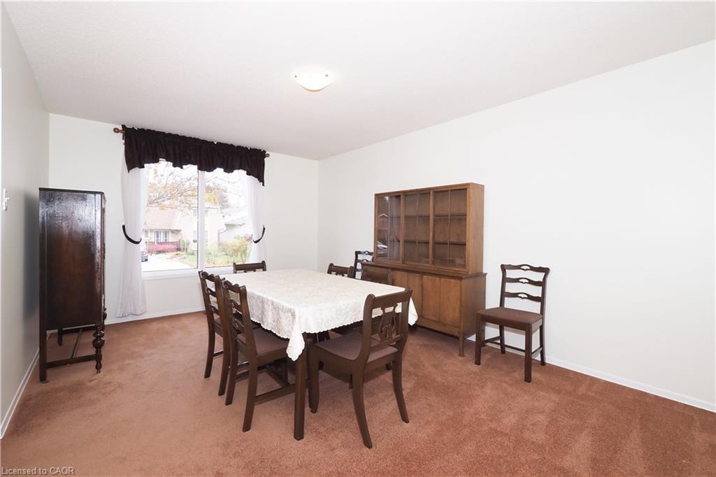 197 Wedgewood Drive, Cambridge, ON - Indoor Photo Showing Dining Room