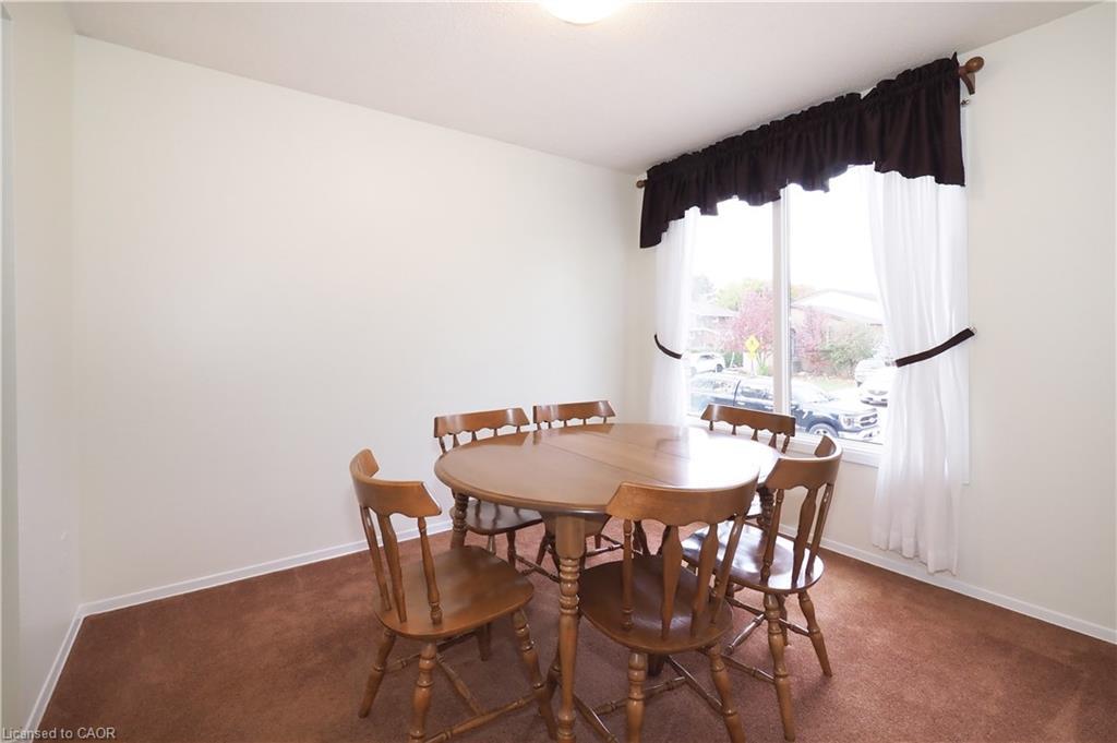 197 Wedgewood Drive, Cambridge, ON - Indoor Photo Showing Dining Room