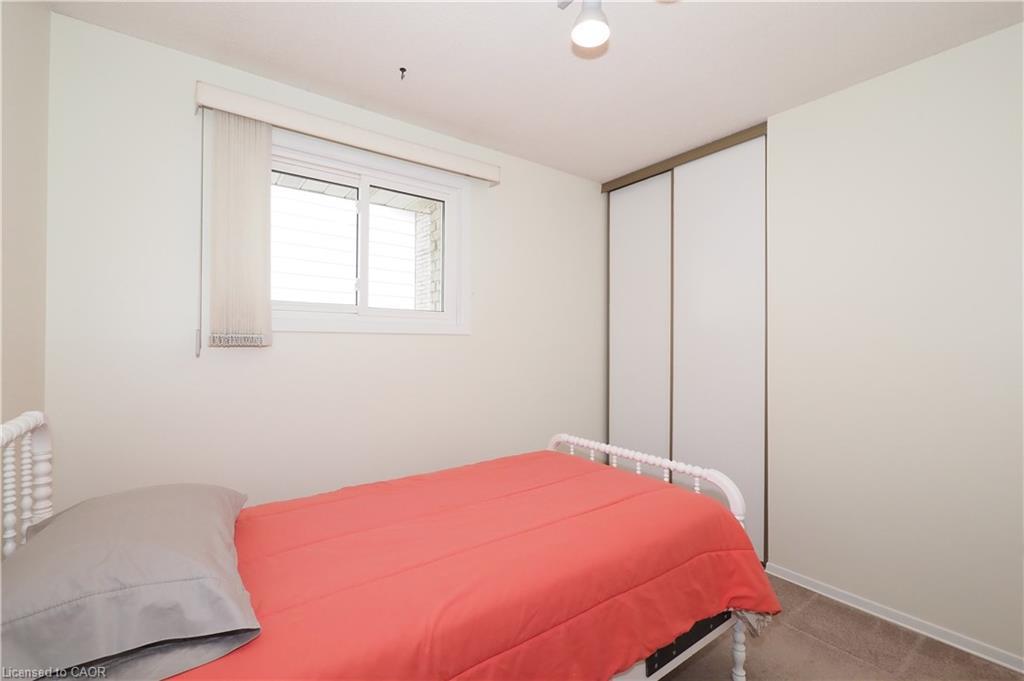 197 Wedgewood Drive, Cambridge, ON - Indoor Photo Showing Bedroom