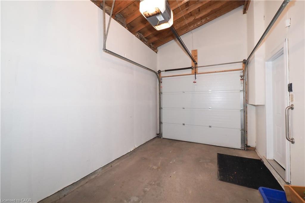 197 Wedgewood Drive, Cambridge, ON - Indoor Photo Showing Garage