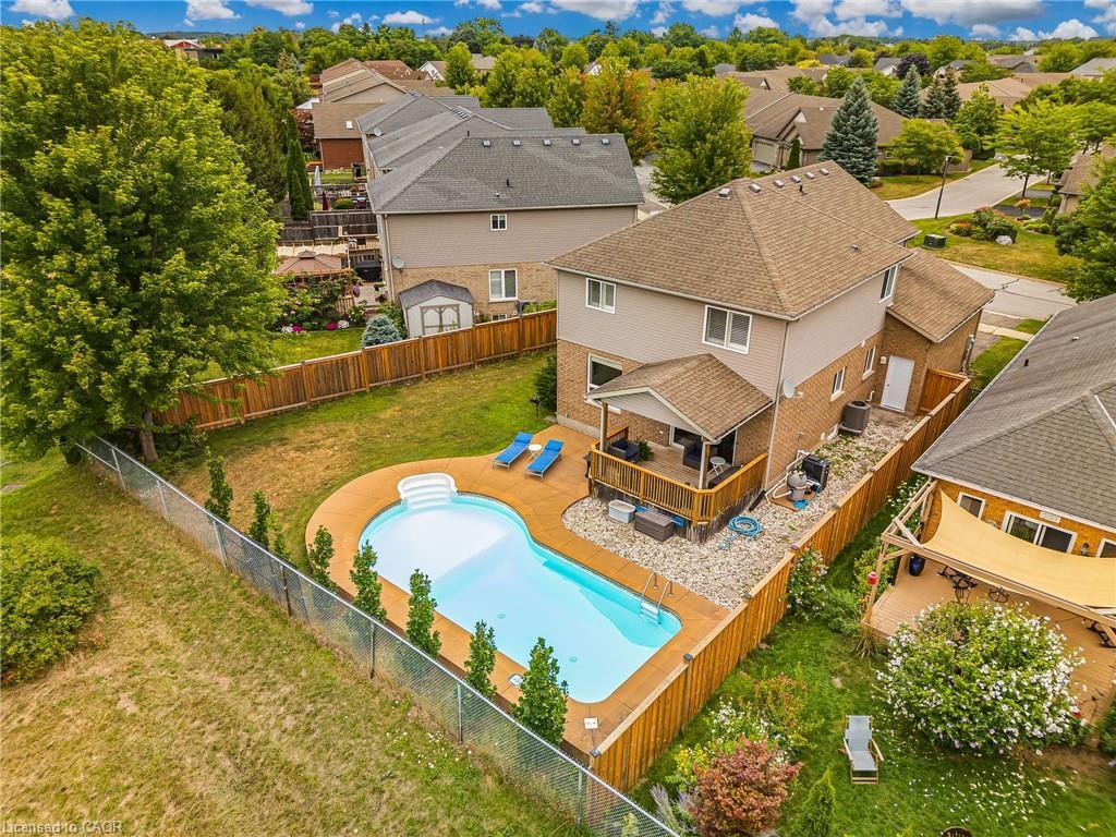 80 Loretta Drive, Virgil, ON - Outdoor With In Ground Pool