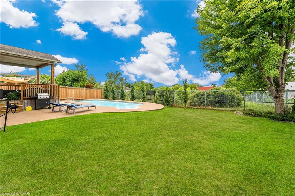 80 Loretta Drive, Virgil, ON - Outdoor With In Ground Pool