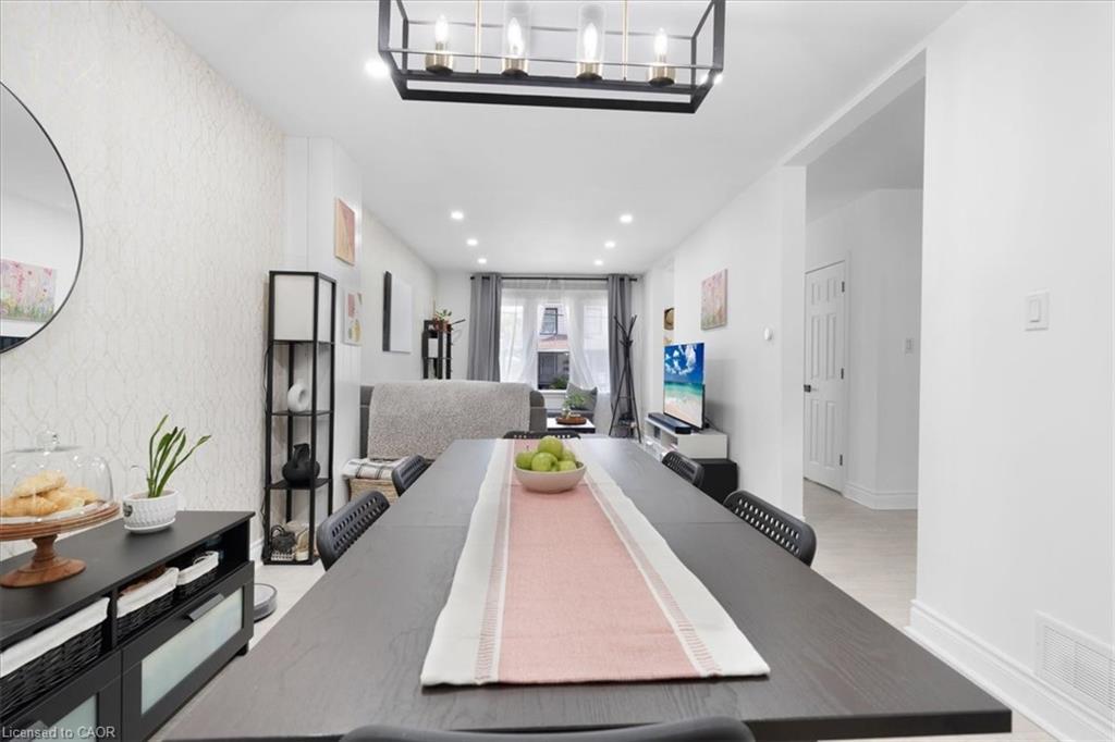 133 Frederick Avenue, Hamilton, ON - Indoor Photo Showing Other Room