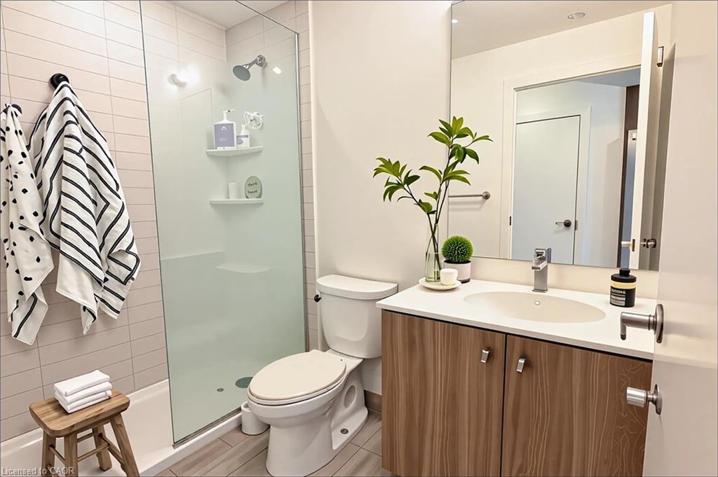 1803-5 Wellington Street S, Waterloo, ON - Indoor Photo Showing Bathroom