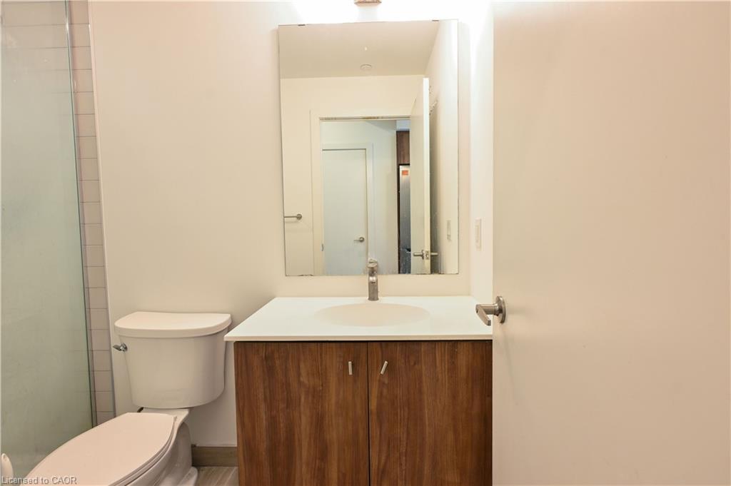 1803-5 Wellington Street S, Waterloo, ON - Indoor Photo Showing Bathroom