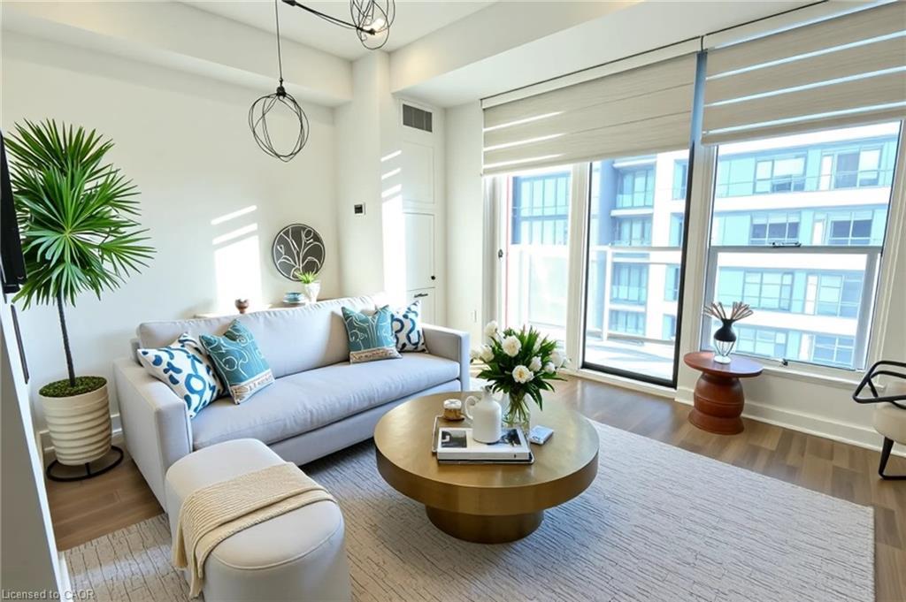 1803-5 Wellington Street S, Kitchener, ON - Indoor Photo Showing Living Room