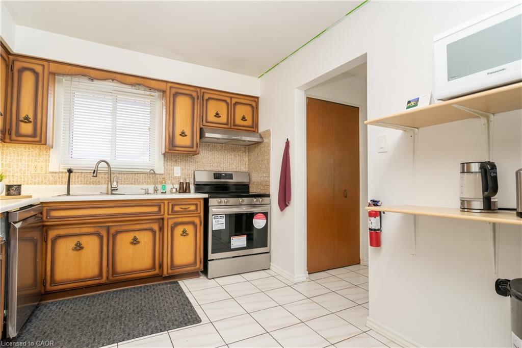 55 Ramblewood Way, Kitchener, ON - Indoor Photo Showing Kitchen
