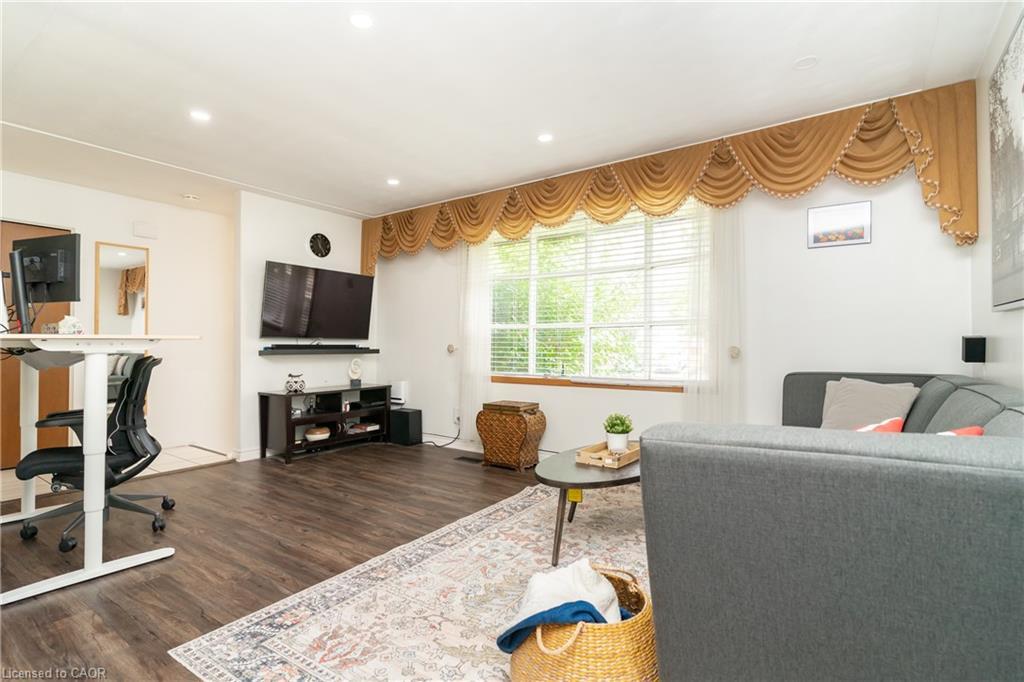 55 Ramblewood Way, Kitchener, ON - Indoor Photo Showing Other Room