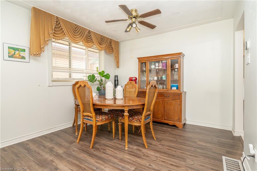 55 Ramblewood Way, Kitchener, ON - Indoor Photo Showing Dining Room