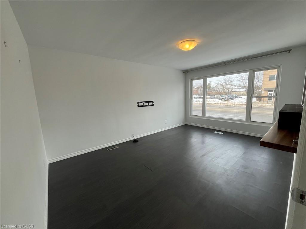 Upper-787 Upper Ottawa Street, Hamilton, ON - Indoor Photo Showing Other Room