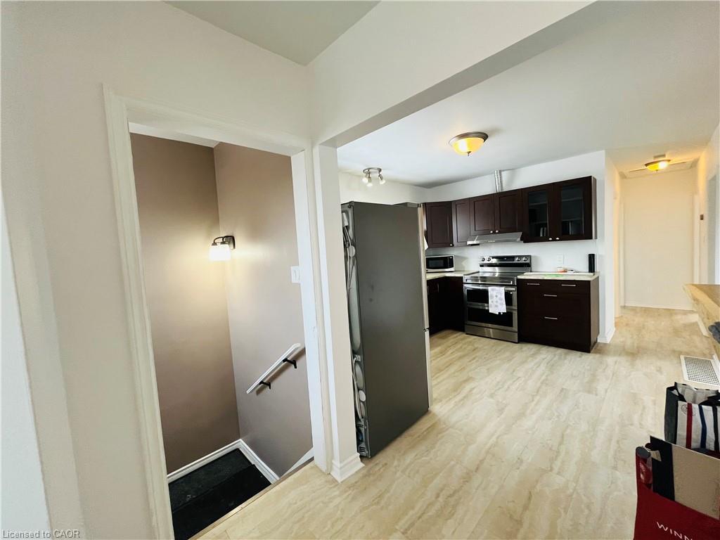 Upper-787 Upper Ottawa Street, Hamilton, ON - Indoor Photo Showing Kitchen